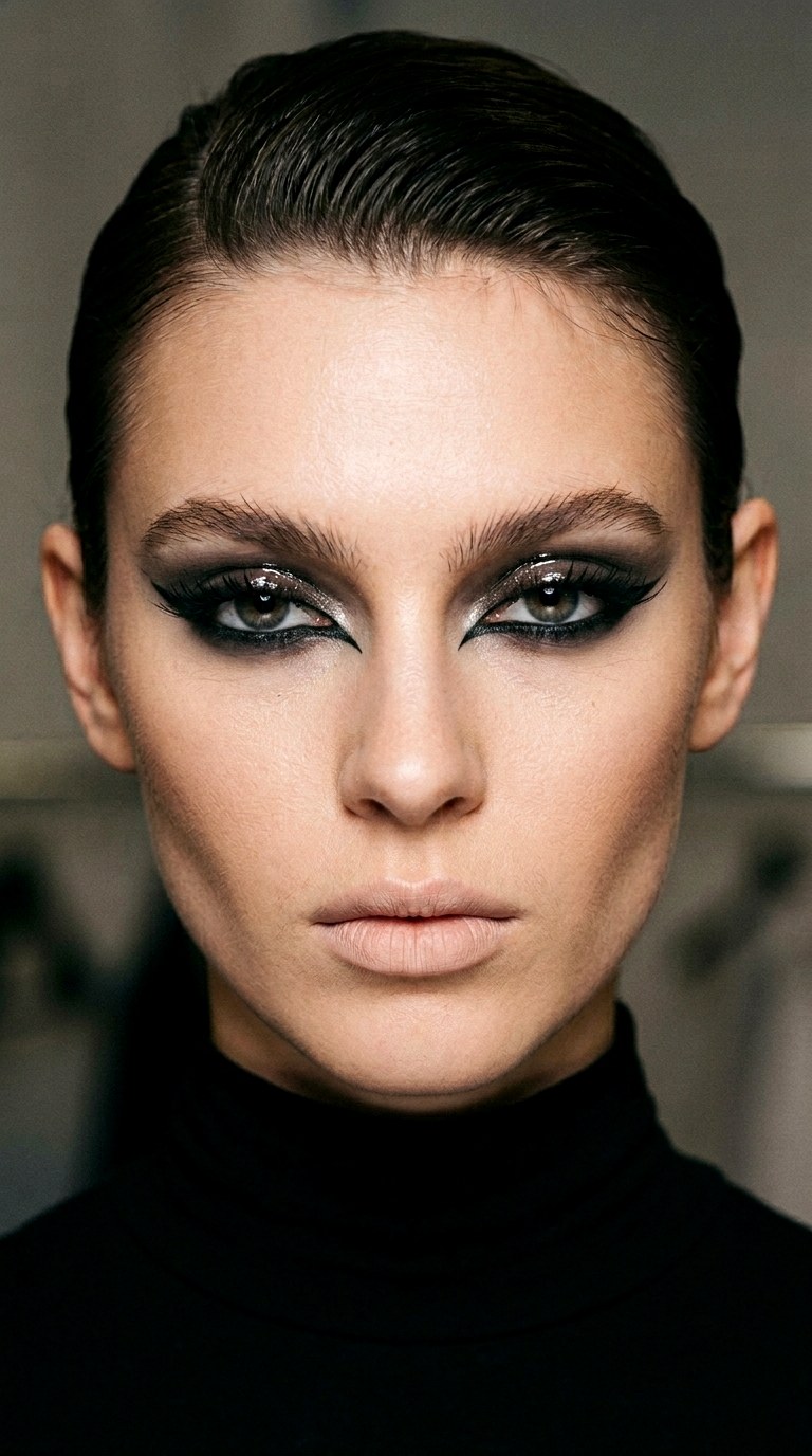 Reverse Black Wing Liner - 23 Trending Black Wing Eye Liner Looks 2026