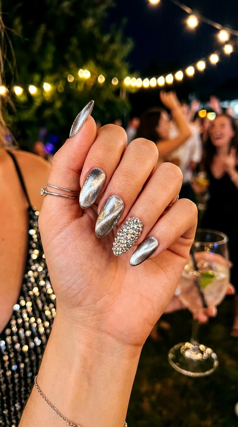 Silver Cat Eye with Full Crystal Accent Nail - 21 Summer Crystal Accent Cat Eye Nails Ideas