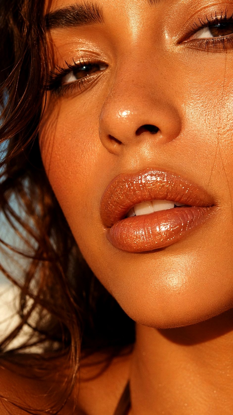 Bronze Shimmer Lip Gloss - 20 Olive Skin Lip Color Looks