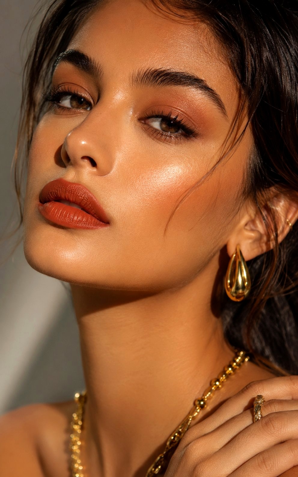 Burnt Sienna Satin Lipstick - 20 Olive Skin Lip Color Looks