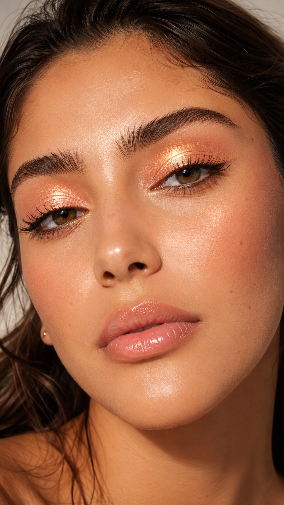 Duo Chrome Peach Shimmer Shift - 24 Summer Eye Makeup Looks
