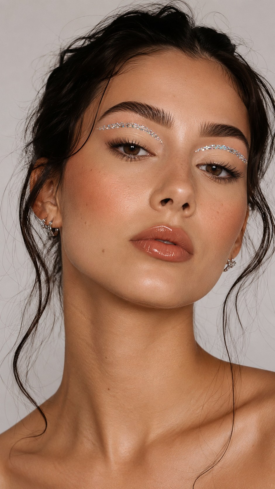 Floating Glitter Crease Line - 24 Summer Eye Makeup Looks