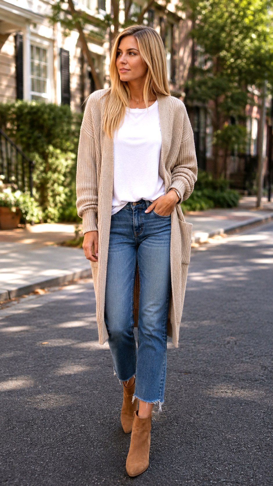 Frayed Edge Senior Jean Outfits - 25 senior jean outfit ideas