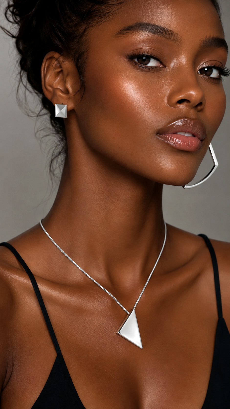 Geometric Silver for Deep Bronze Skin - 23 silver jewelry skin tone ideas