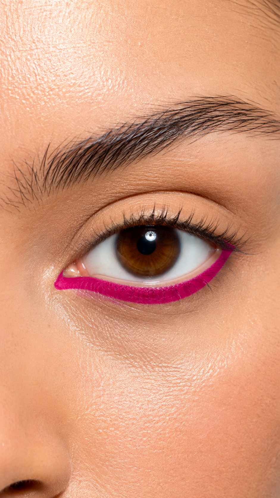 Half Moon Under eye Eyeliner - 23 Summer Eyeliner Looks