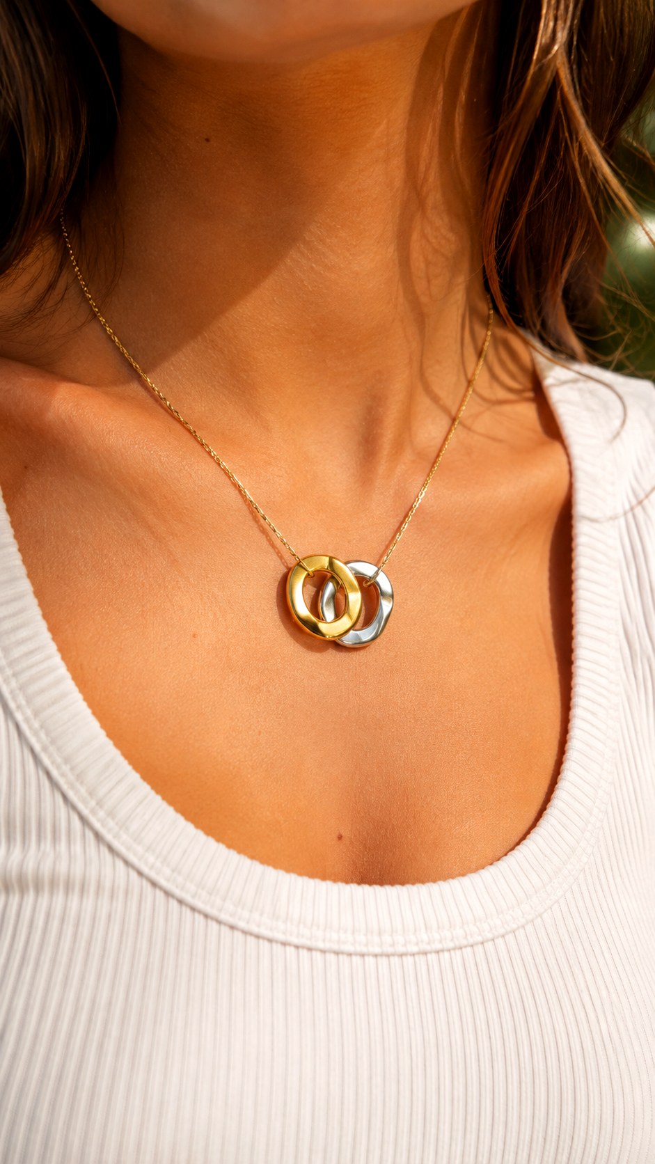 Interlocking Gold Silver Pendant Necklace - 24 gold and silver jewelery ideas