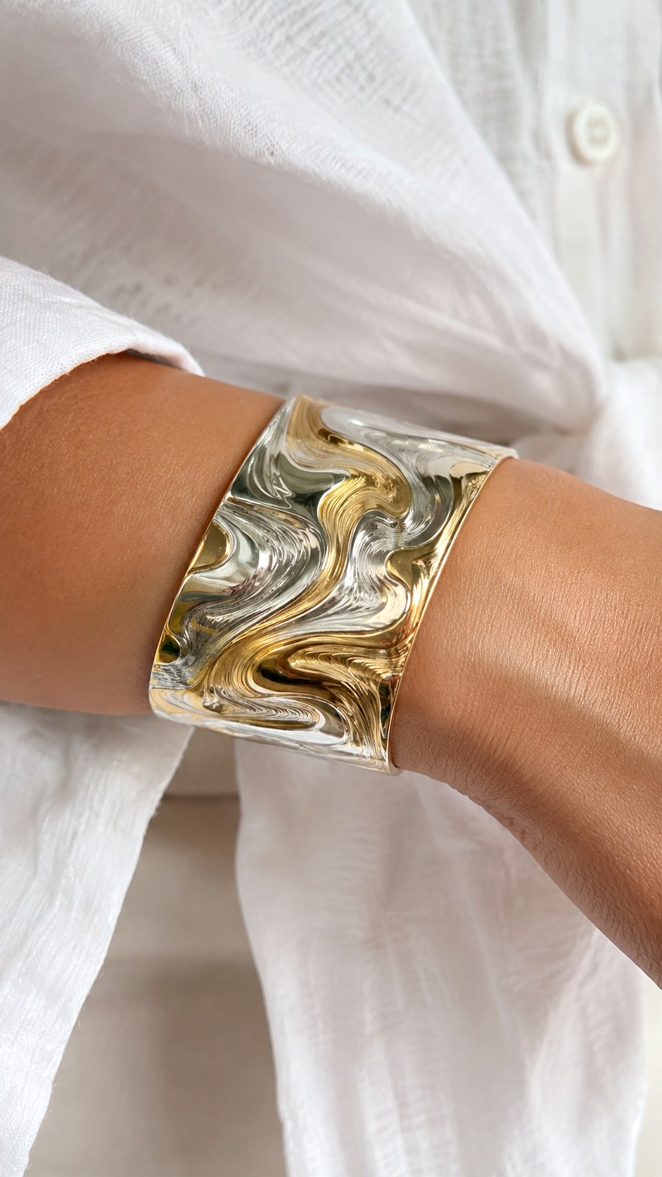 Marbled Gold Silver Cuff Bracelet - 24 gold and silver jewelery ideas