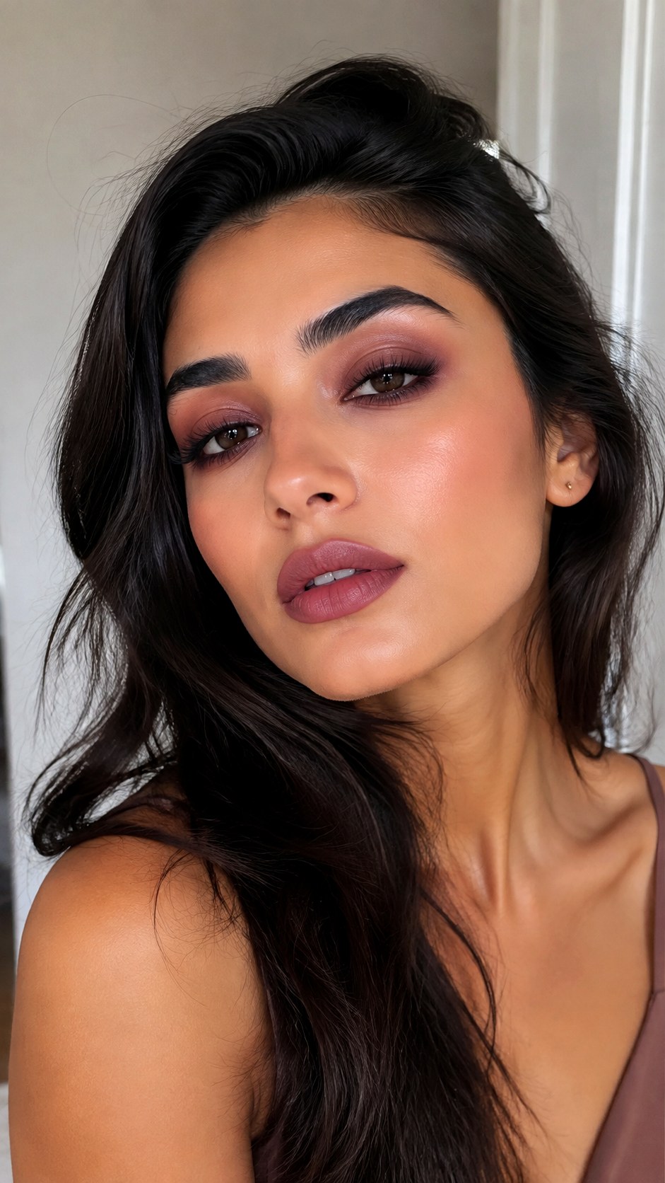 Mauve Sultry Bedroom Eyes Look - 24 Olive Skin Makeup Looks