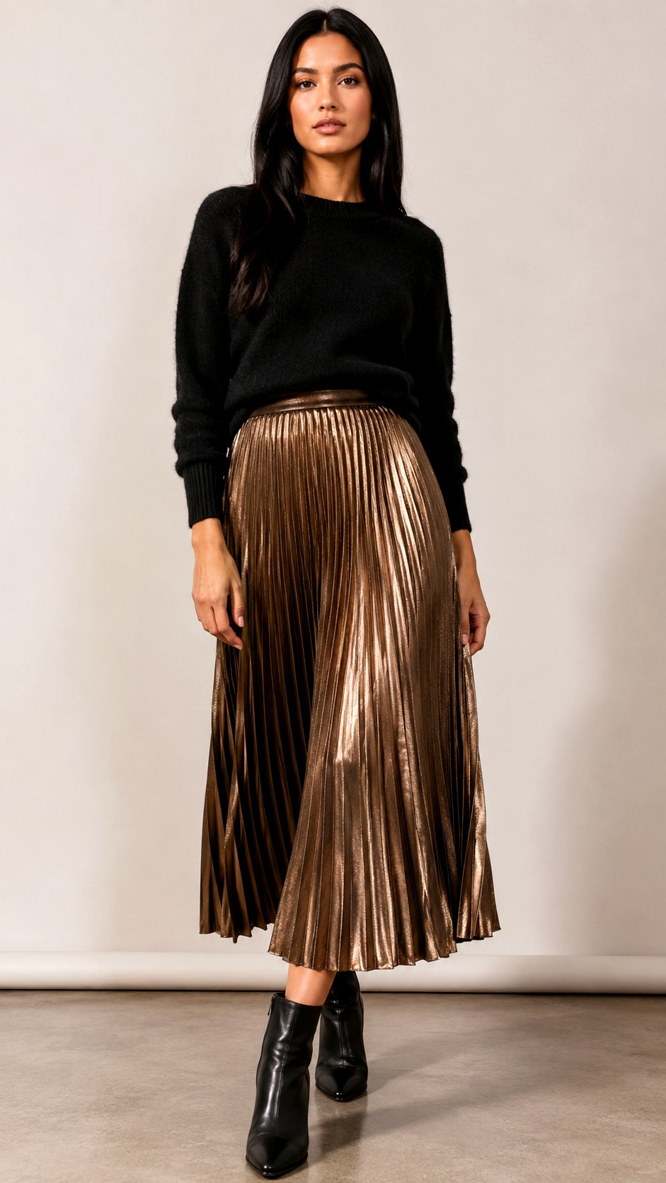 Metallic Pleated Opera Outfit - 20 opera outfit ideas