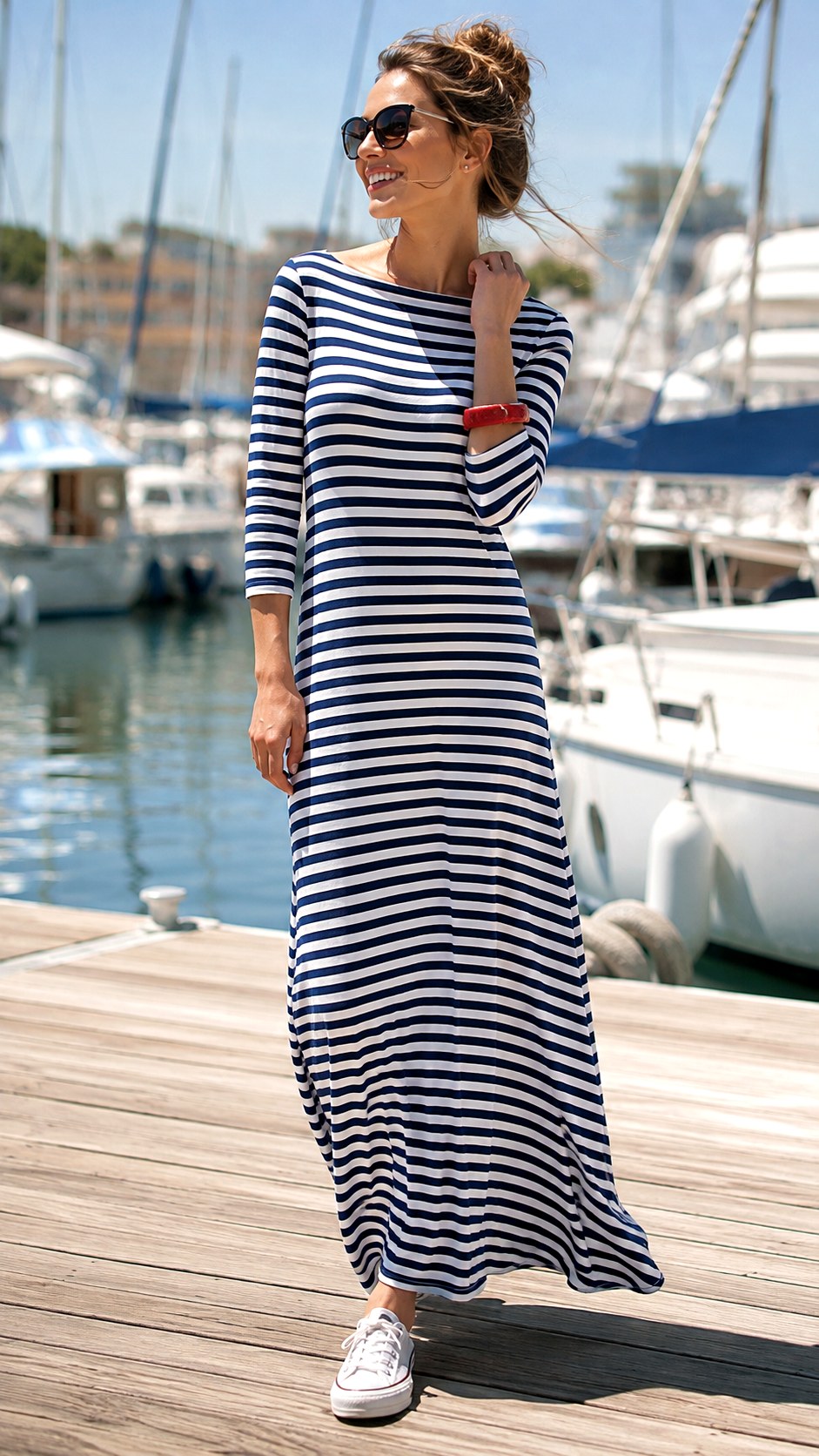 Navy Nautical Dress With Canvas Tote - 25 Summer Maxi Outfit Ideas