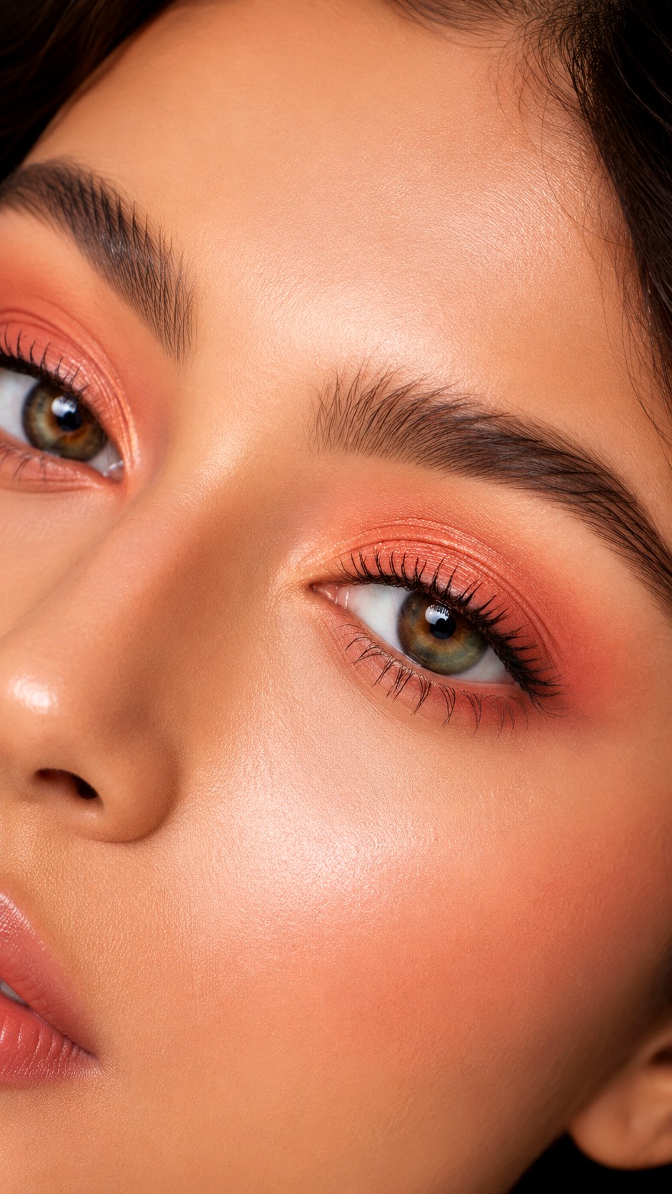 Peachy Monochromatic Summer Lids - 24 Summer Eye Makeup Looks