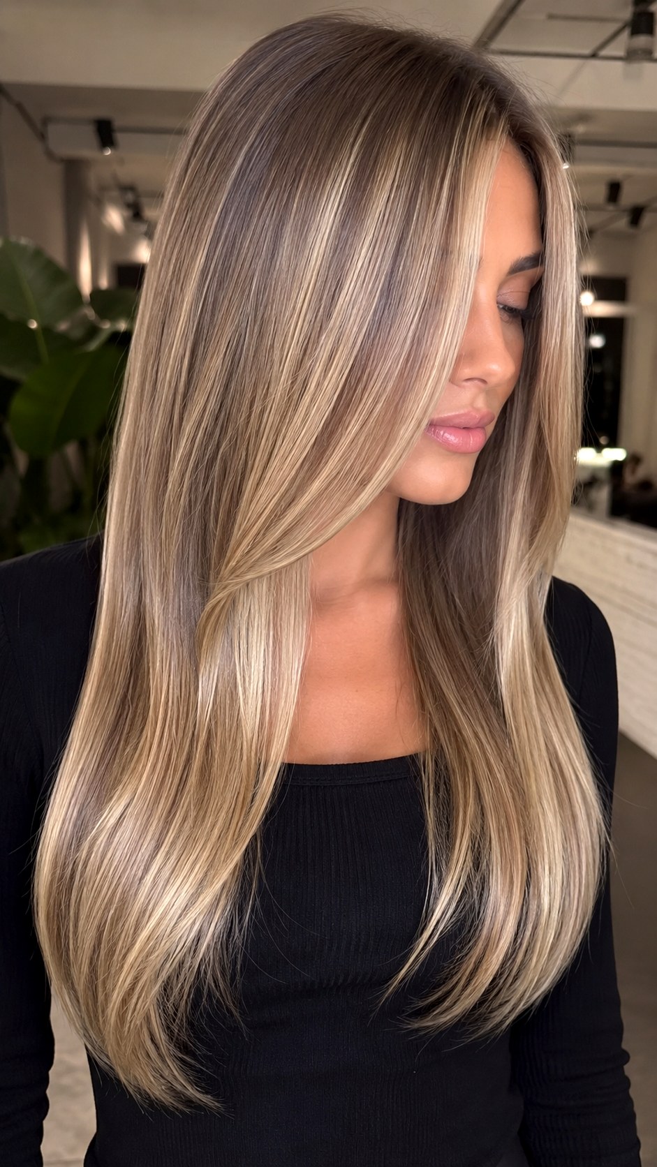 Pearl Toned Honey Blonde Highlights - 24 Honey Blonde Hair Color Ideas