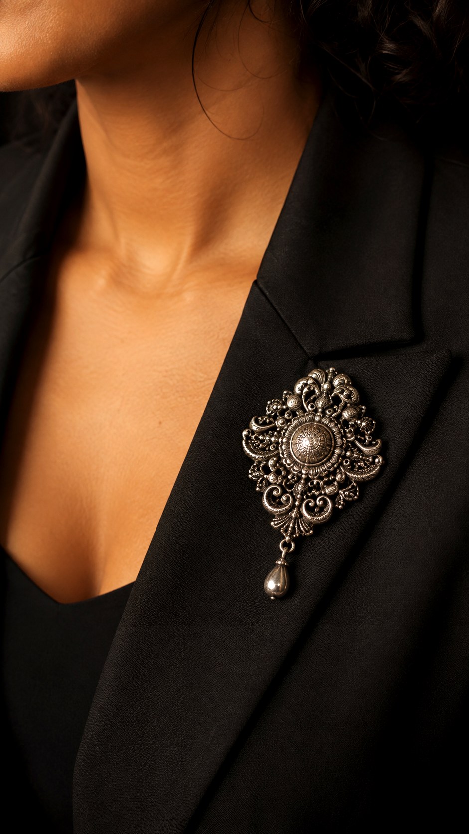 Silver brooches for warm skin - 23 silver jewelry skin tone ideas