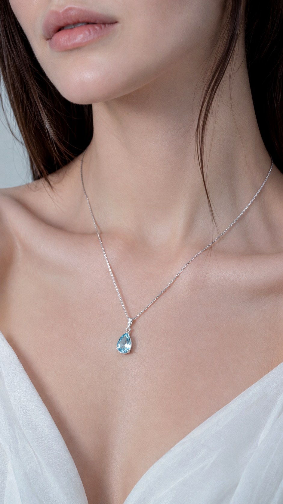 Silver pendant necklaces for cool skin - 23 silver jewelry skin tone ideas