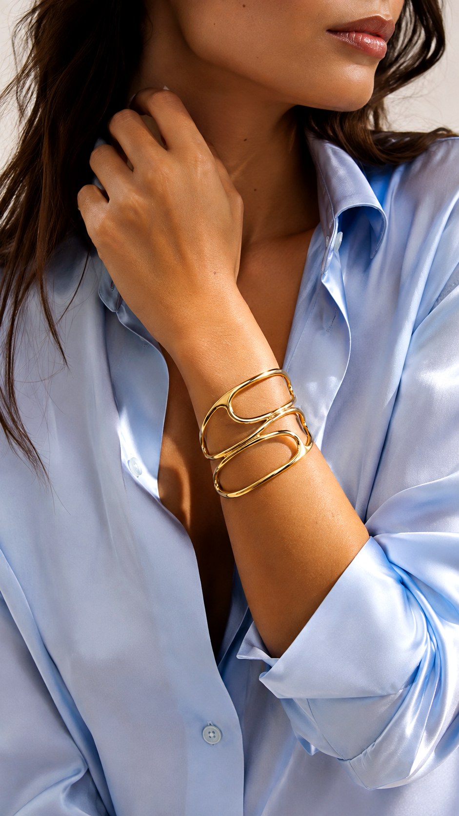 sculptural gold cuff bracelets - 23 gold jewelry ideas